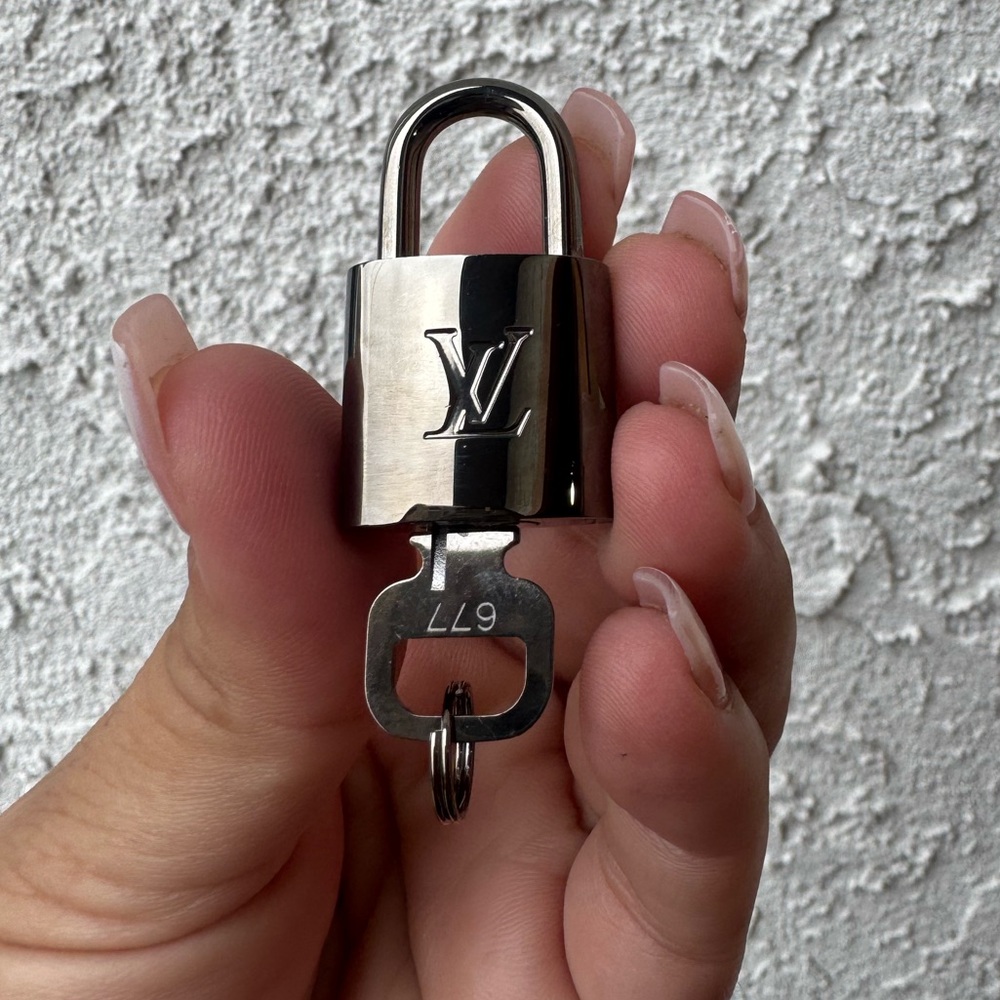 Louis Vuitton Gunmetal-Tone Lock and Key #677